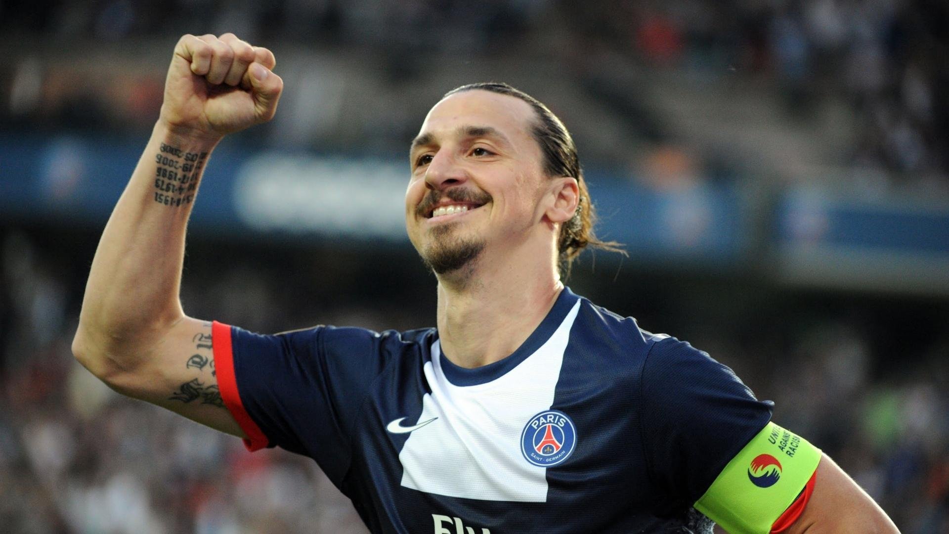 “拳脚交锋，四川省体育馆自由搏击赛火力全开”